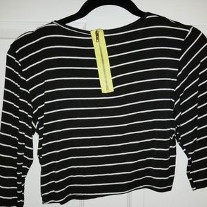 🖤B. Jewel black and white stripped crop top